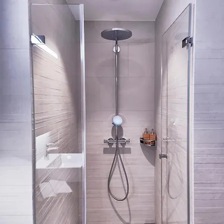 Glad Spot: Zurich - Central - Design - Netflix Extérieur photo