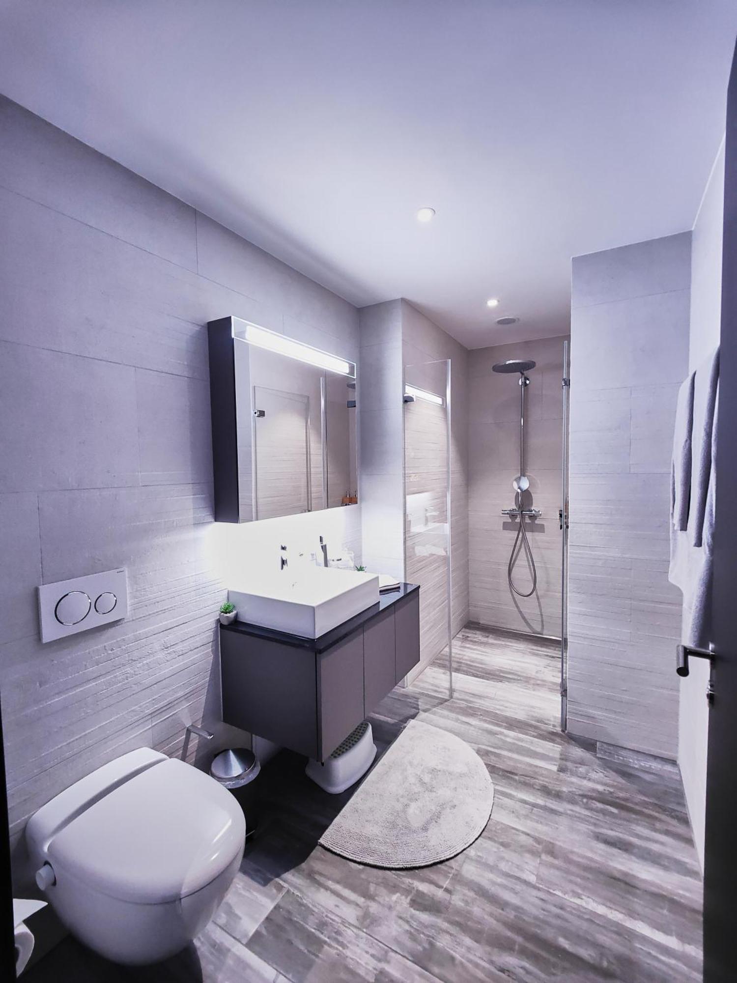 Glad Spot: - - Design - Netflix Apartmán *